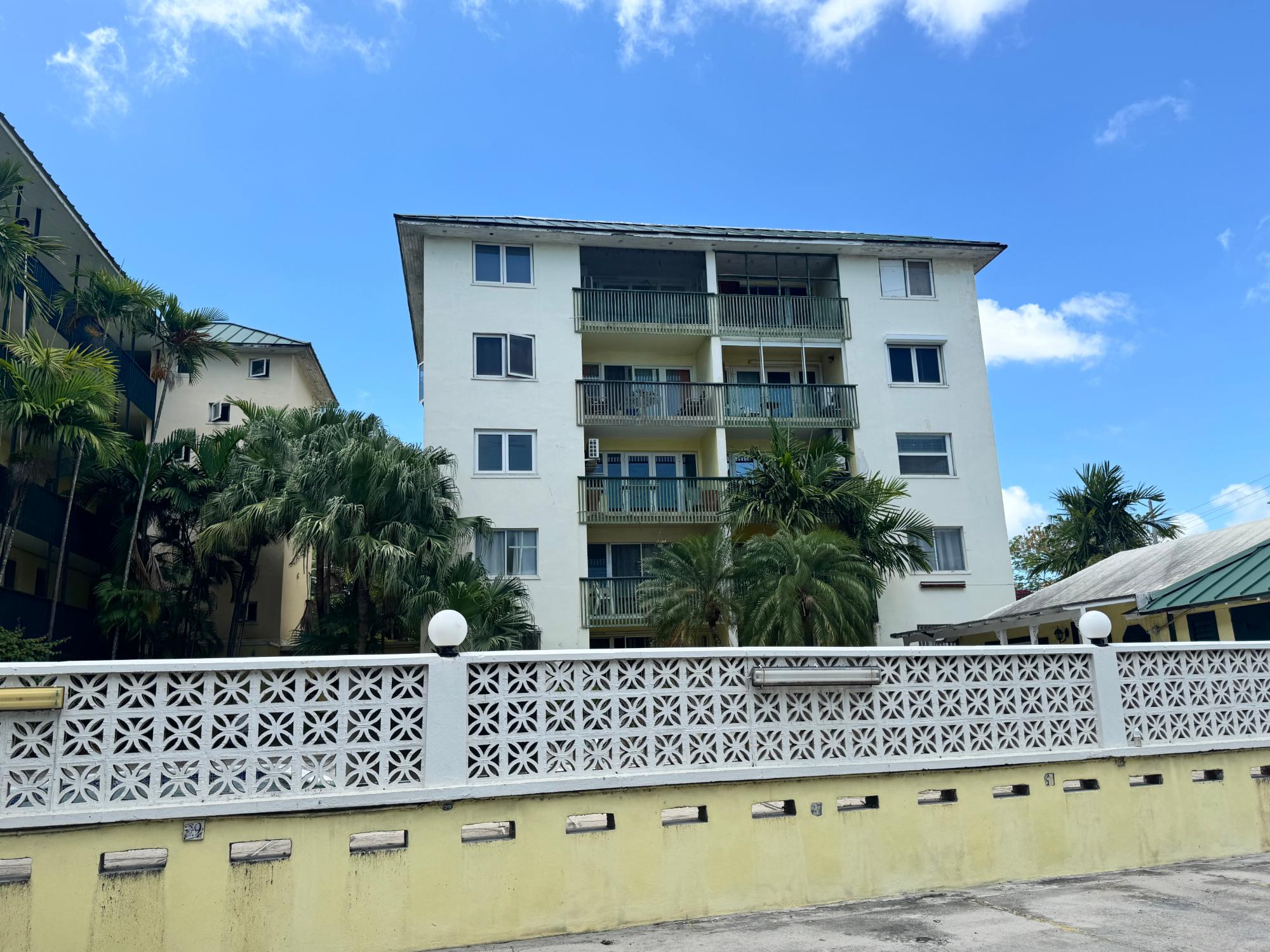 B 38 TOWN COURT