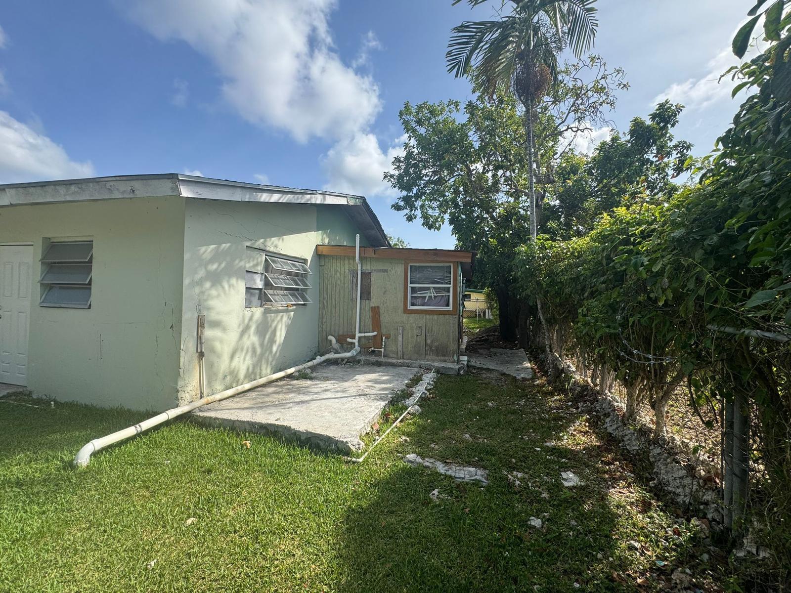 SAMANTHA DRIVE, MARATHON