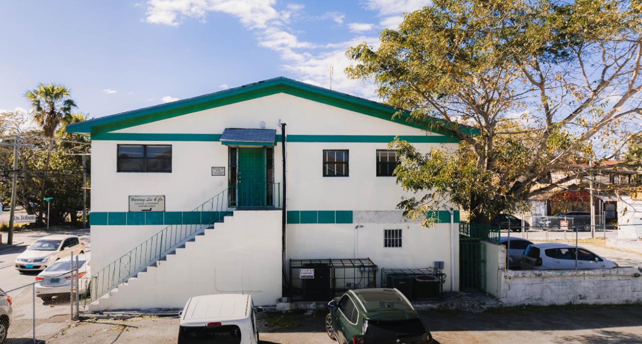 72 Harding Lee Build