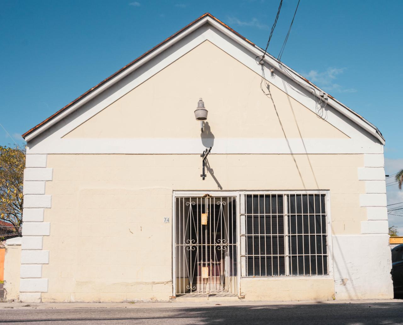 72 Harding Lee Build