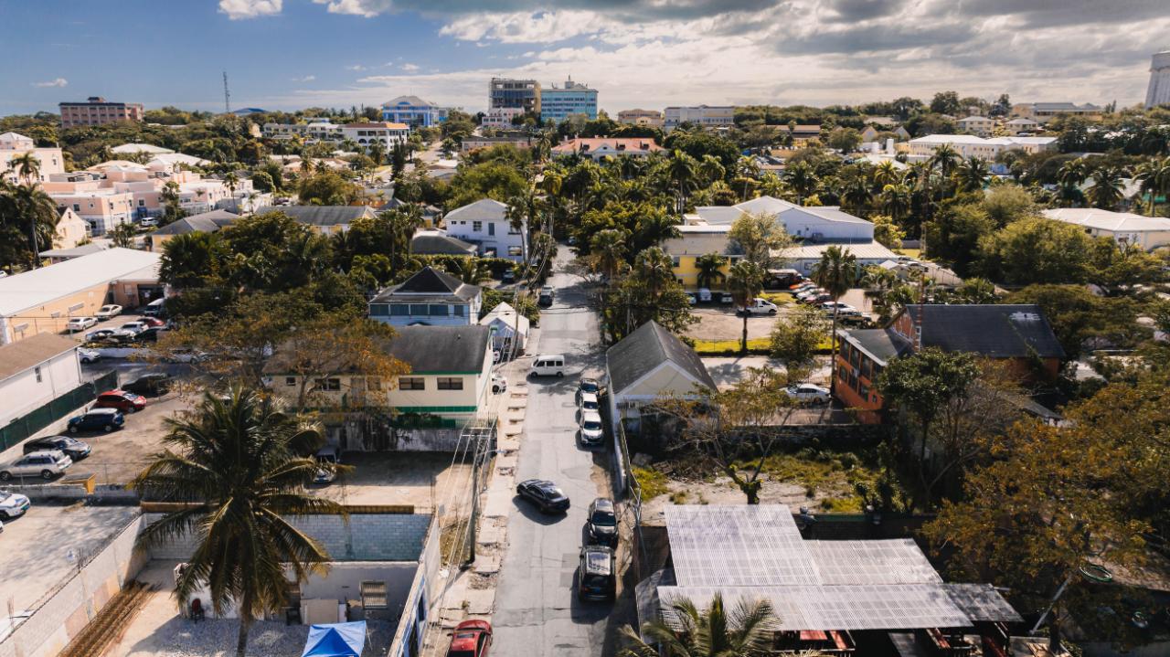 72 Harding Lee Build