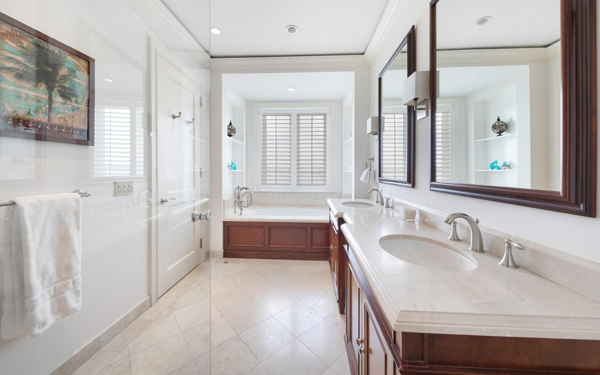 THE OCEAN CLUB RESIDENCES