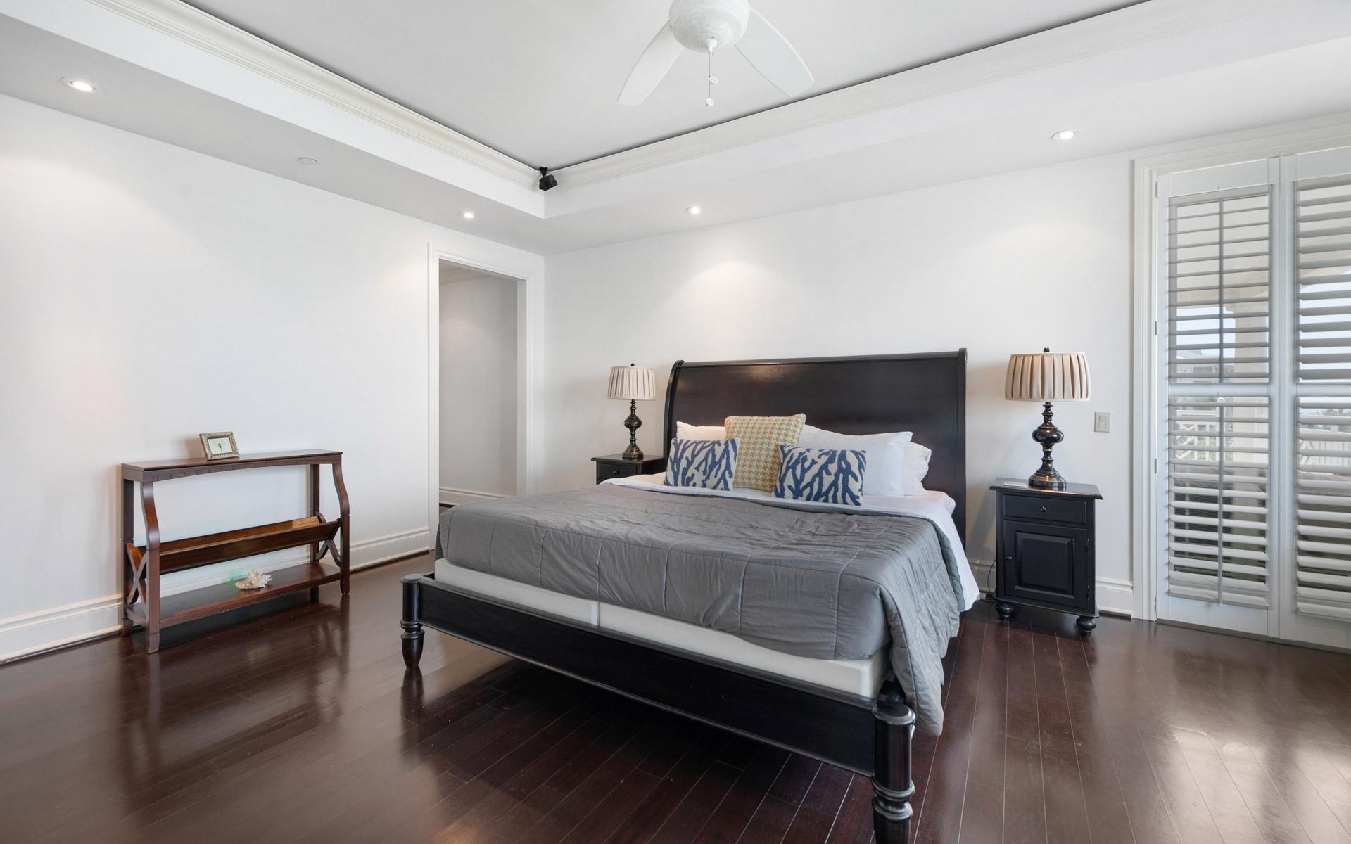 THE OCEAN CLUB RESIDENCES