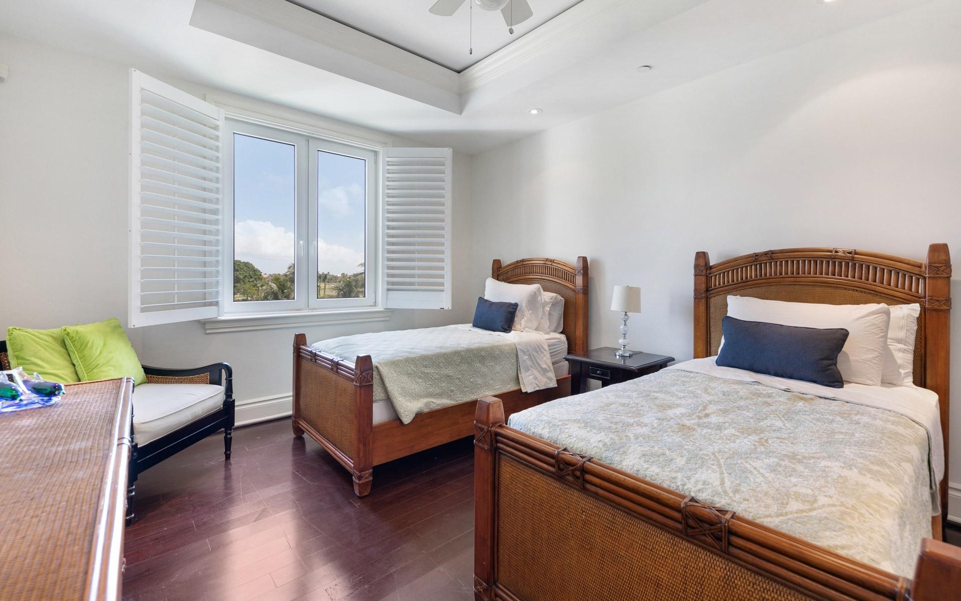 THE OCEAN CLUB RESIDENCES