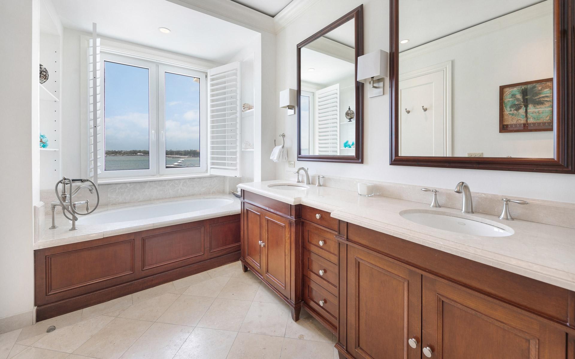 THE OCEAN CLUB RESIDENCES