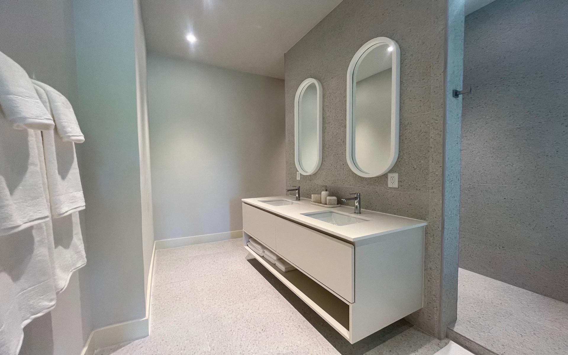 WEST END Condo