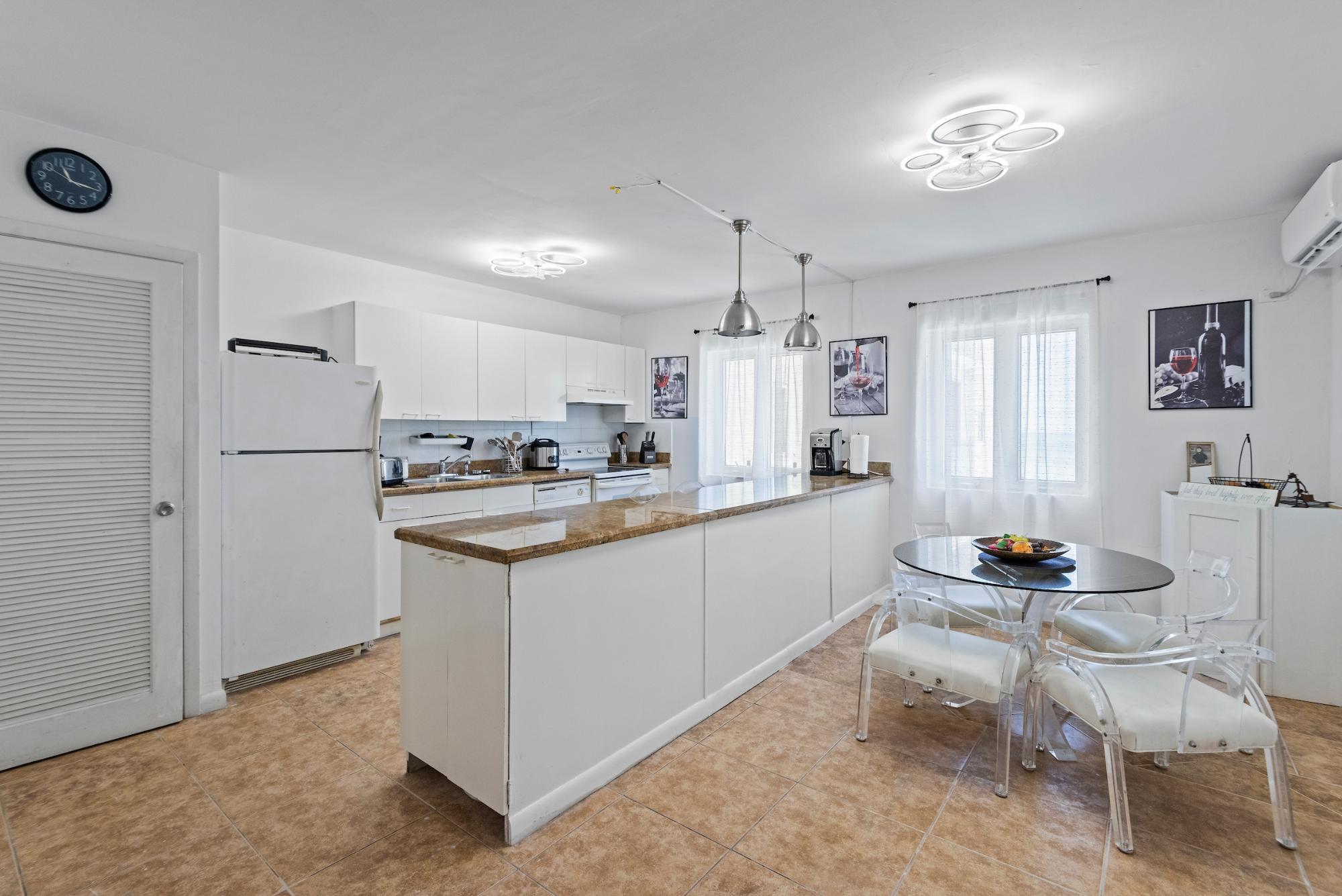 RAWSON COURT, CABLE BEACH