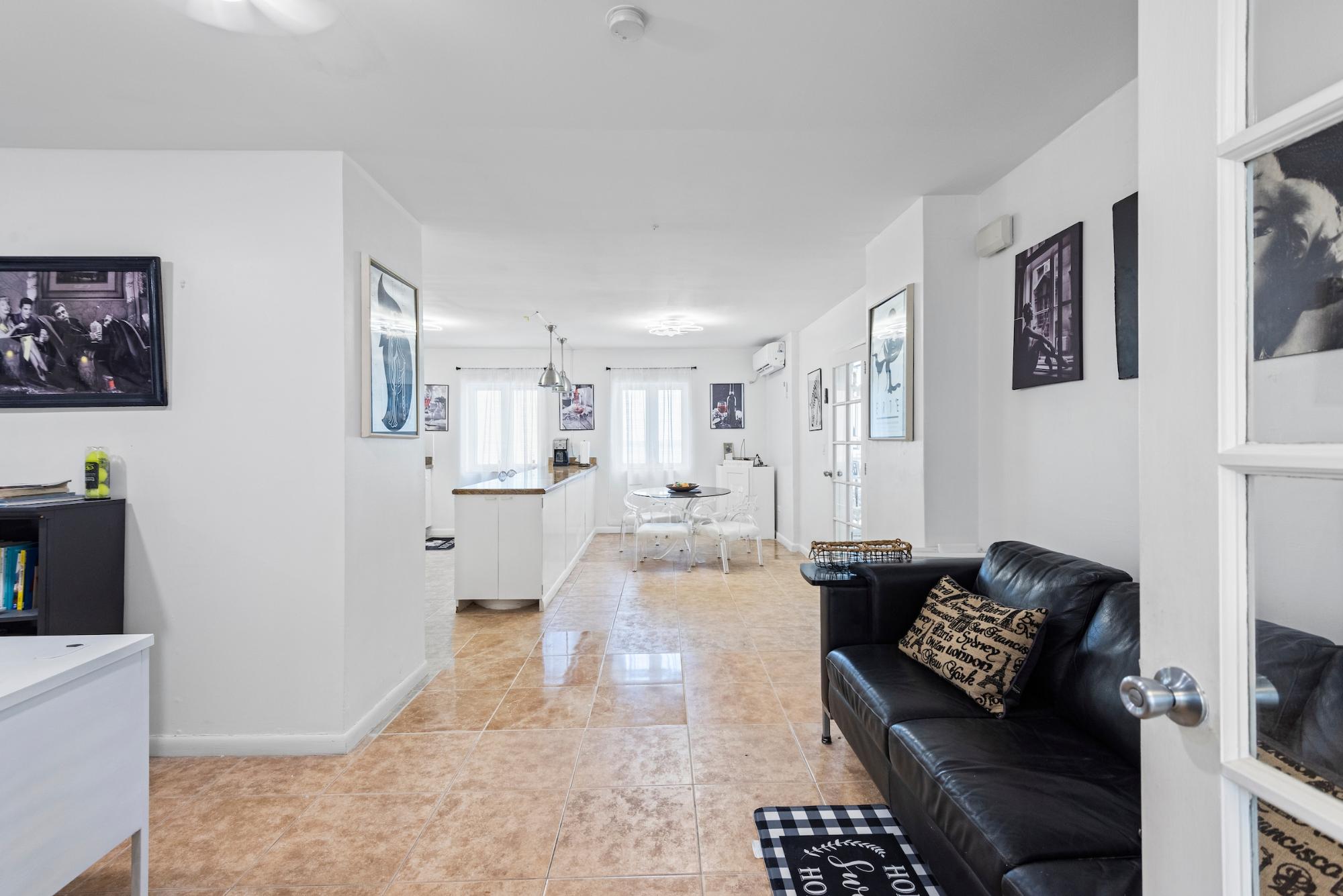 RAWSON COURT, CABLE BEACH