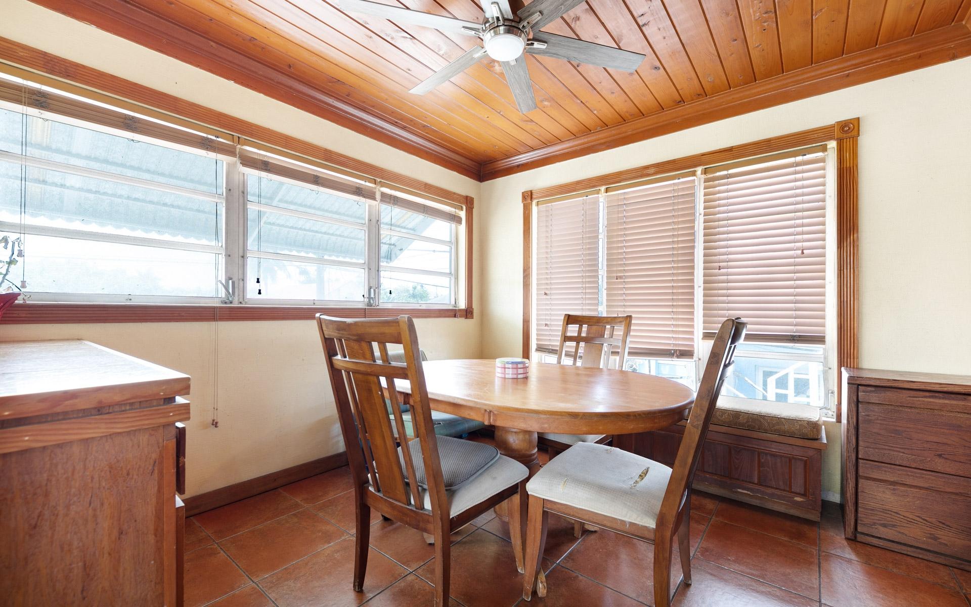 TRIPLEX NEAR PALMDALE