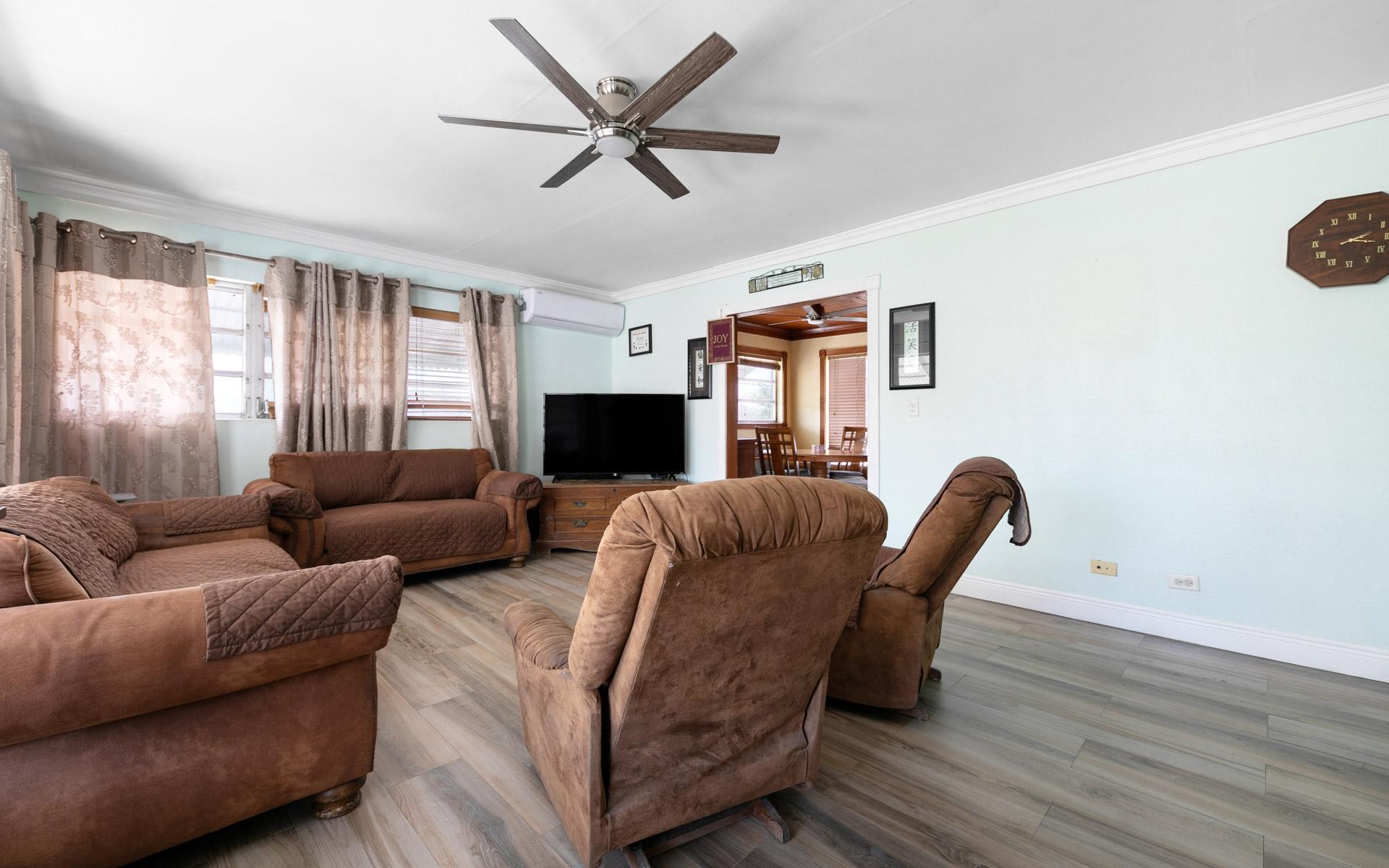 TRIPLEX NEAR PALMDALE
