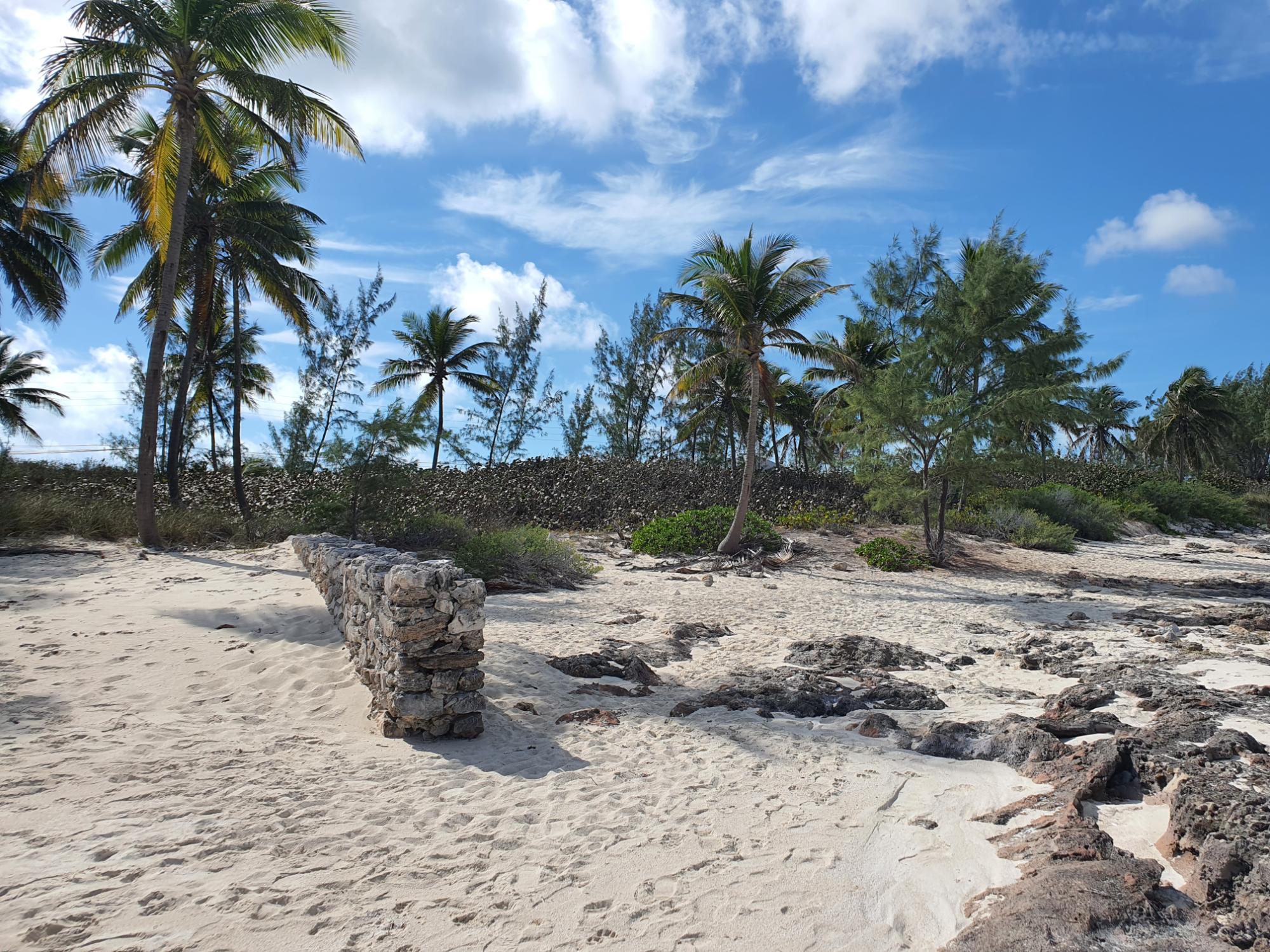 QUEENS HIGHWAY, EXUMA