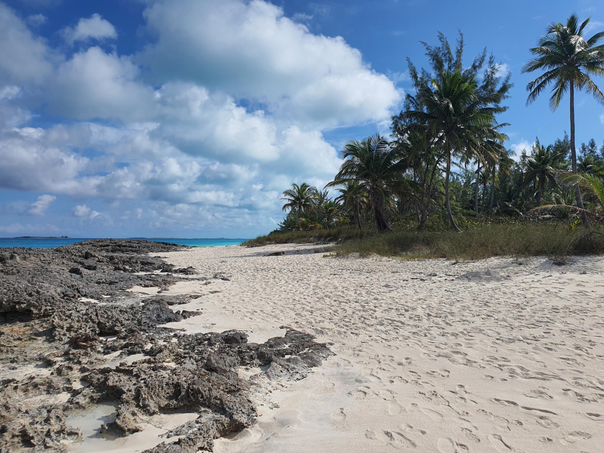 QUEENS HIGHWAY, EXUMA