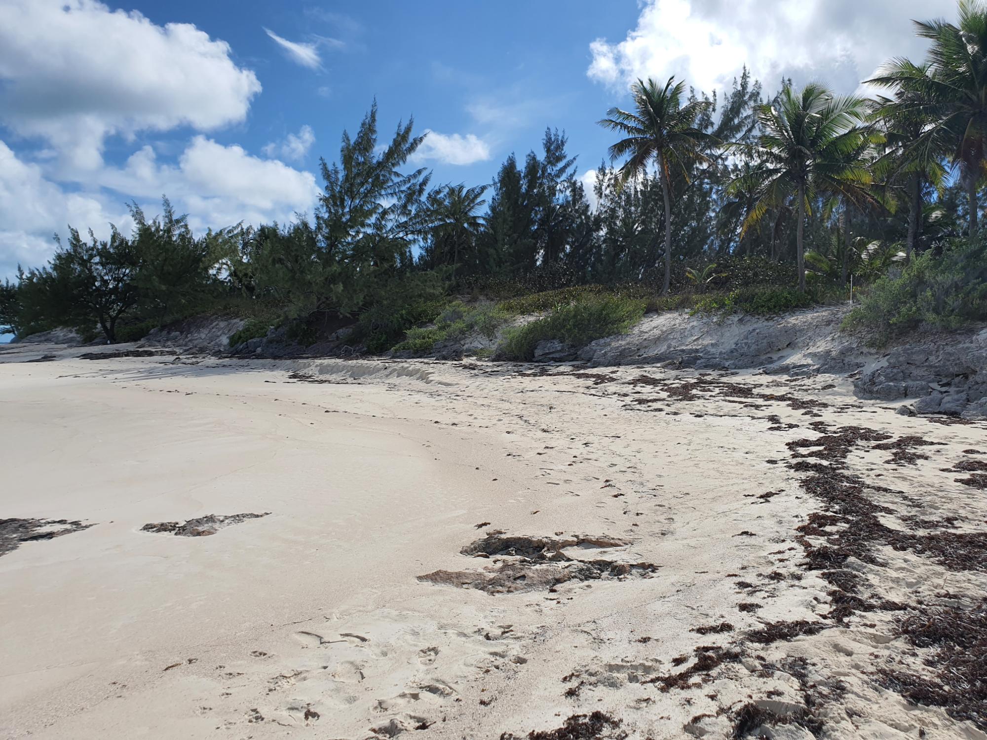 QUEENS HIGHWAY, EXUMA