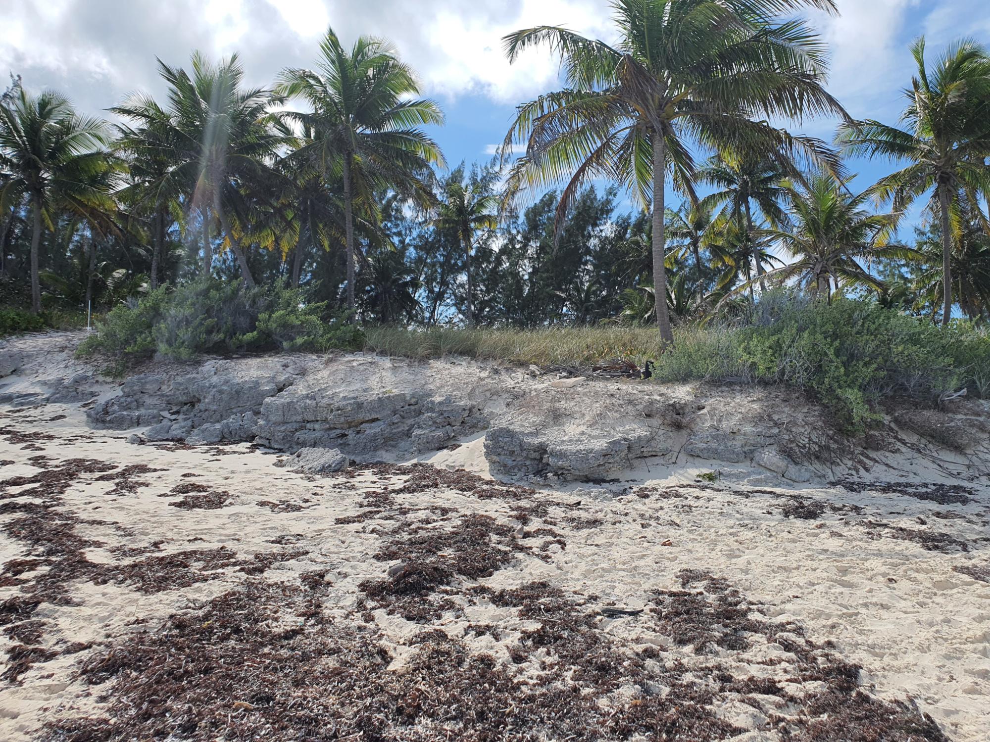 QUEENS HIGHWAY, EXUMA