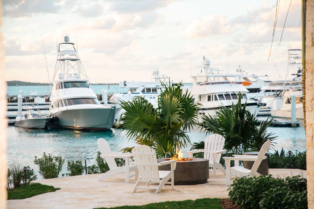 BRILAND CLUB & MARINA
