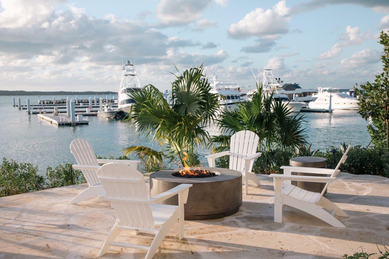 BRILAND CLUB & MARINA