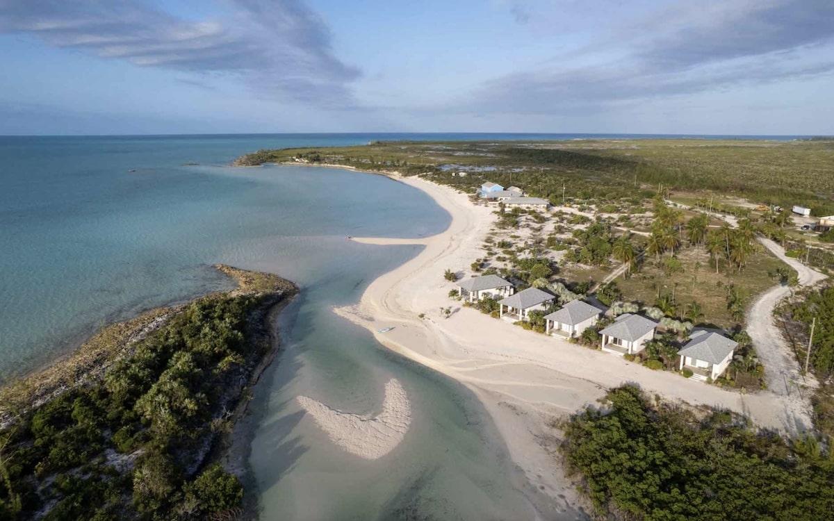 FOUNTAIN BAY BEACHFRONT