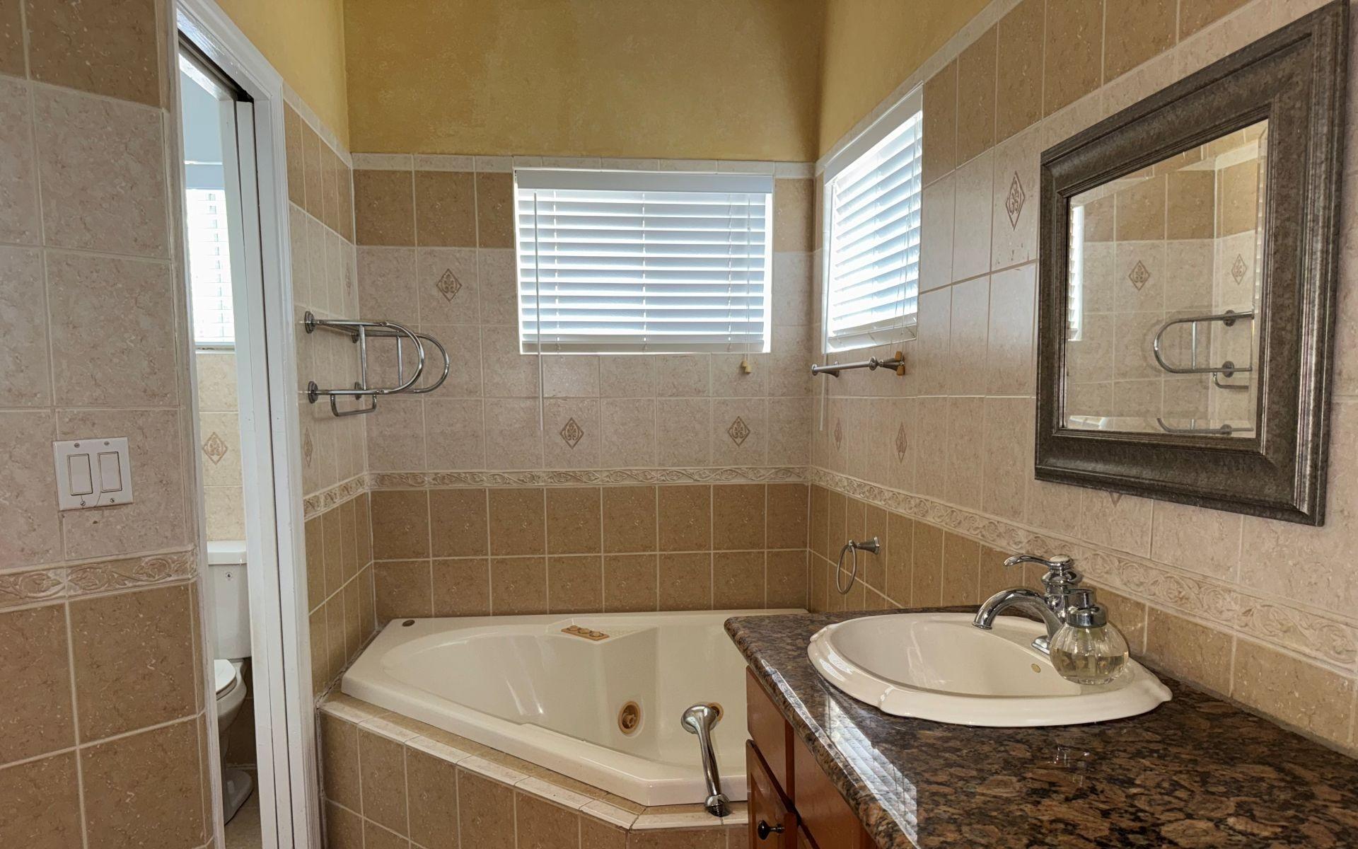 RENTAL SOUTH BAHAMIA