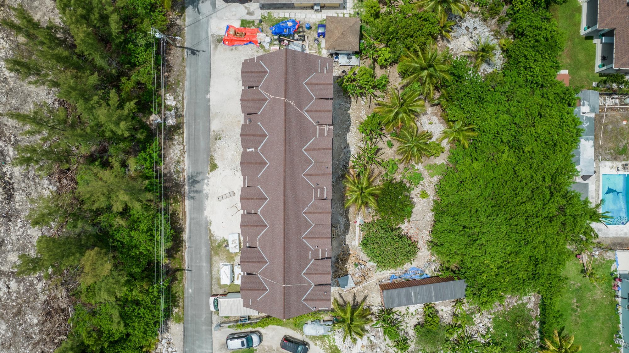 COCHRAN ST, TROPICAL GDNS