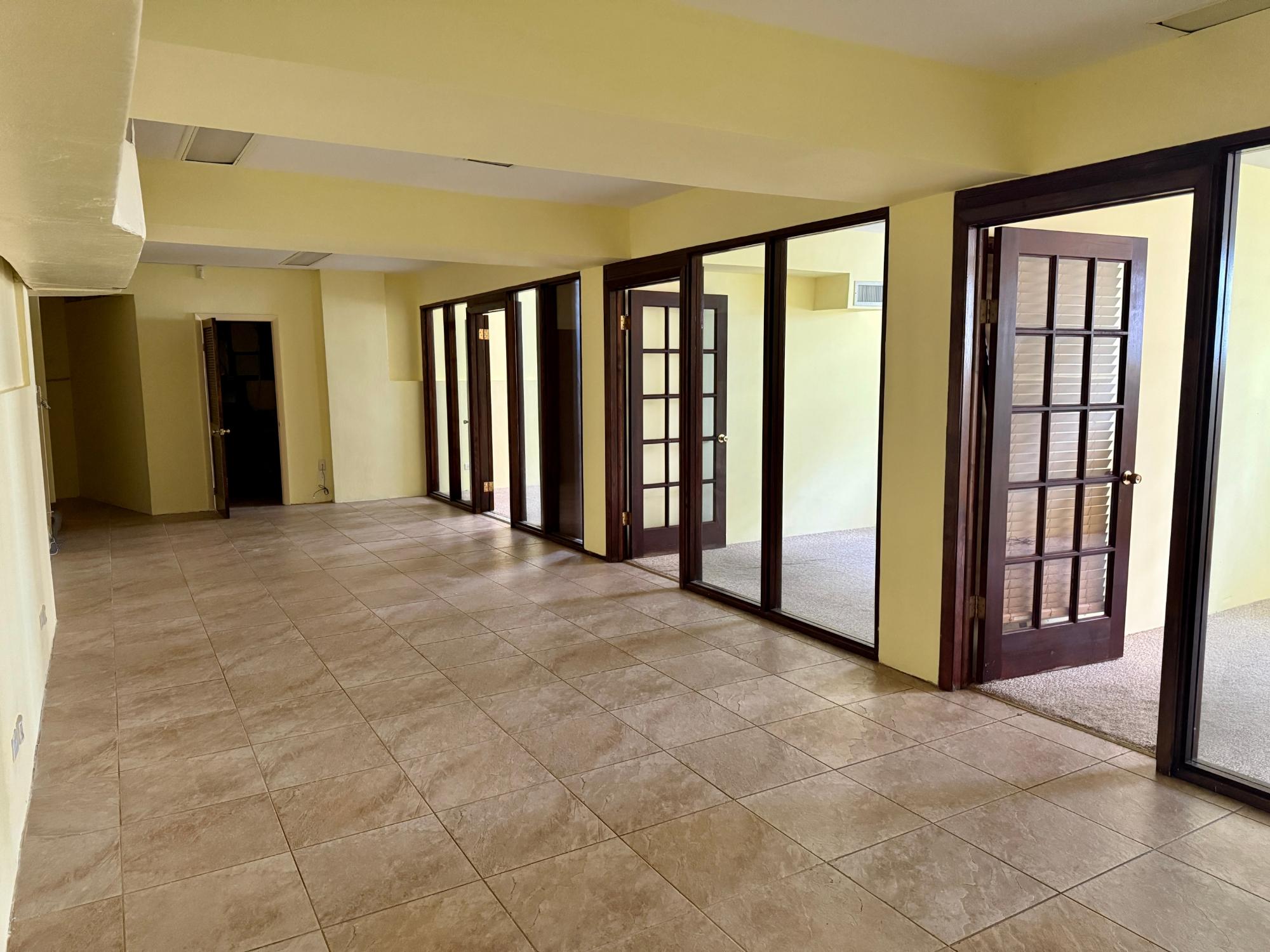 COMMERCIAL BUILDING