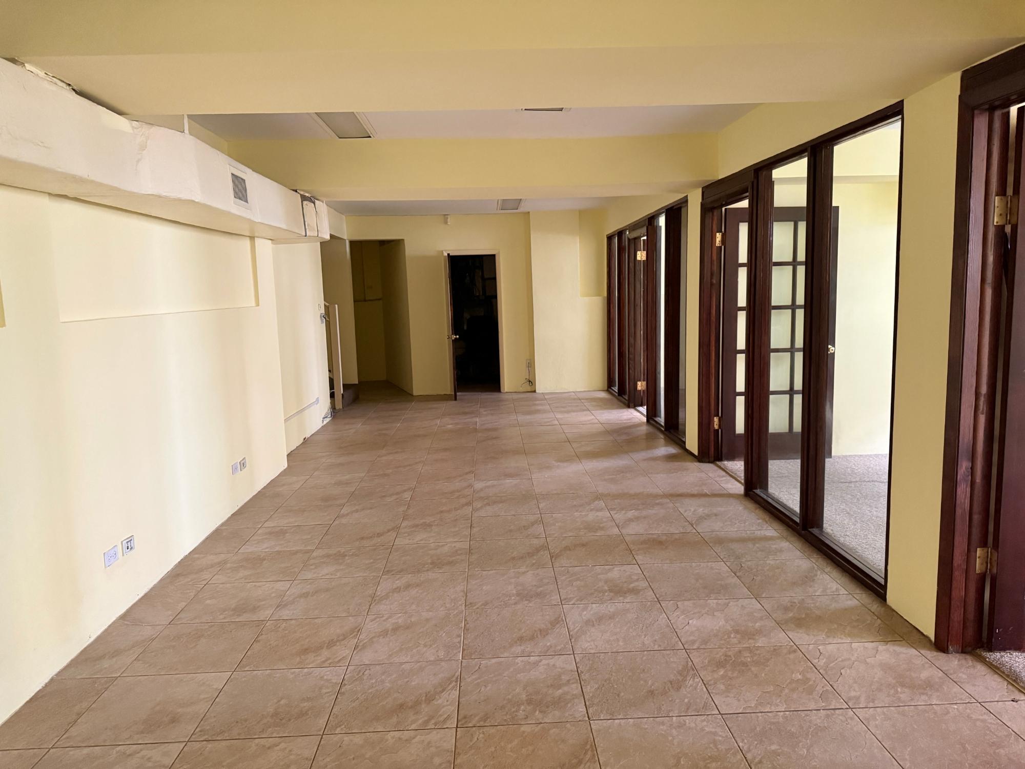 COMMERCIAL BUILDING
