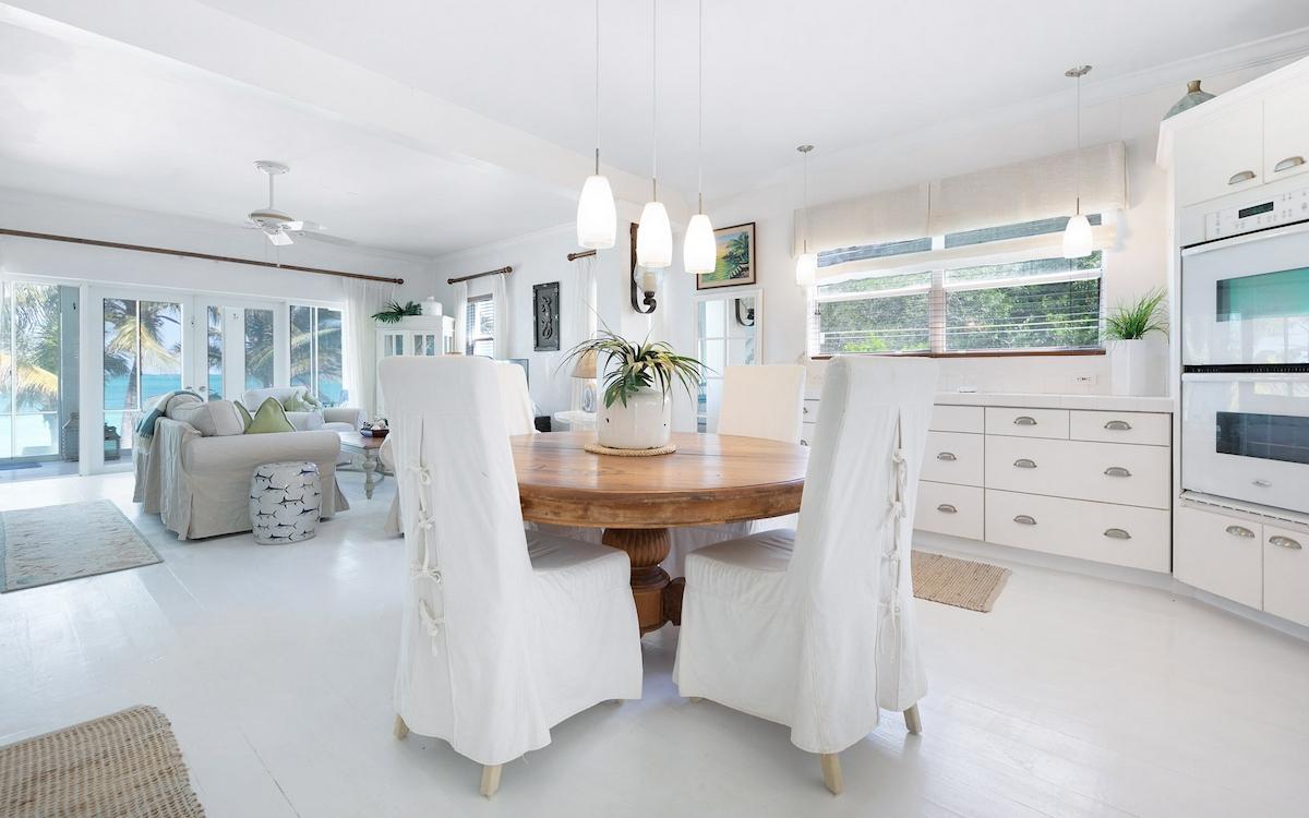 RUSSELL ISLAND COTTAGE