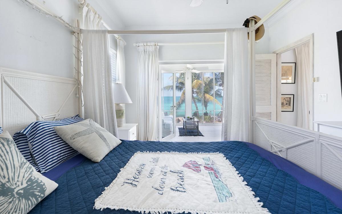 RUSSELL ISLAND COTTAGE