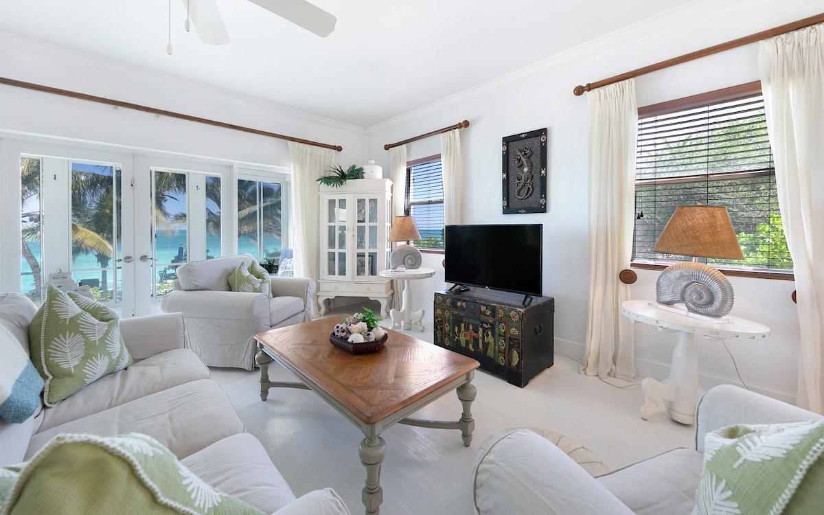 RUSSELL ISLAND COTTAGE