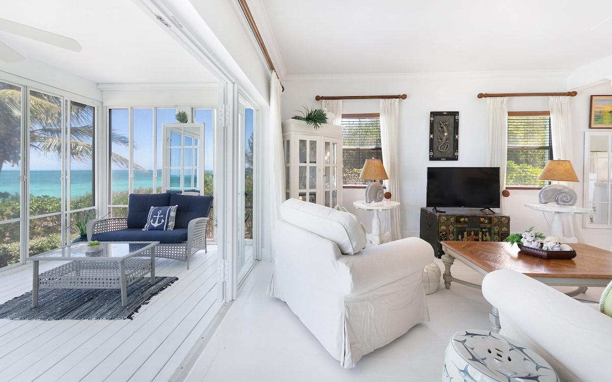 RUSSELL ISLAND COTTAGE