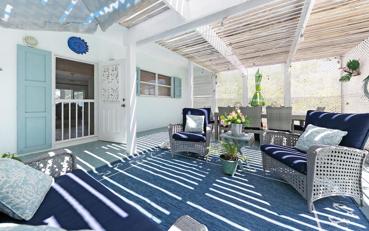 RUSSELL ISLAND COTTAGE