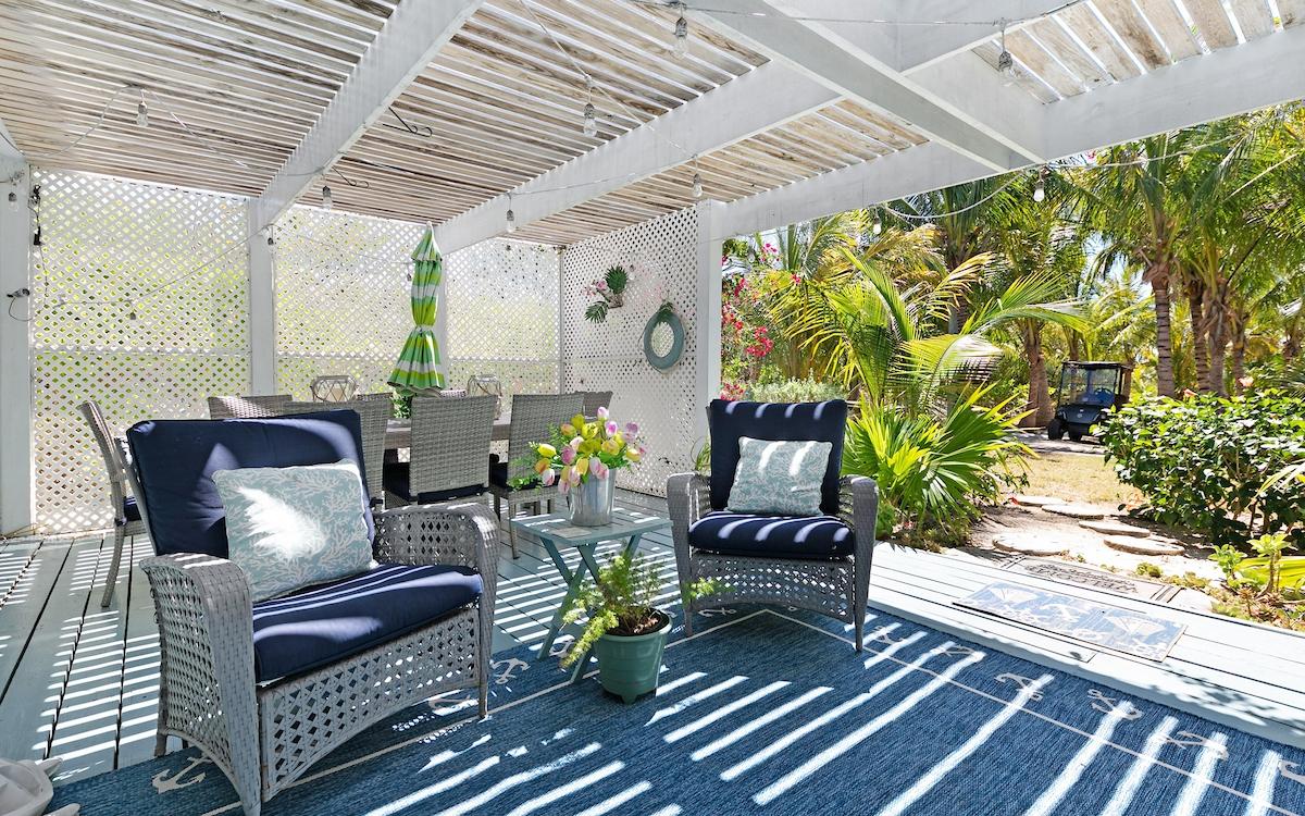 RUSSELL ISLAND COTTAGE