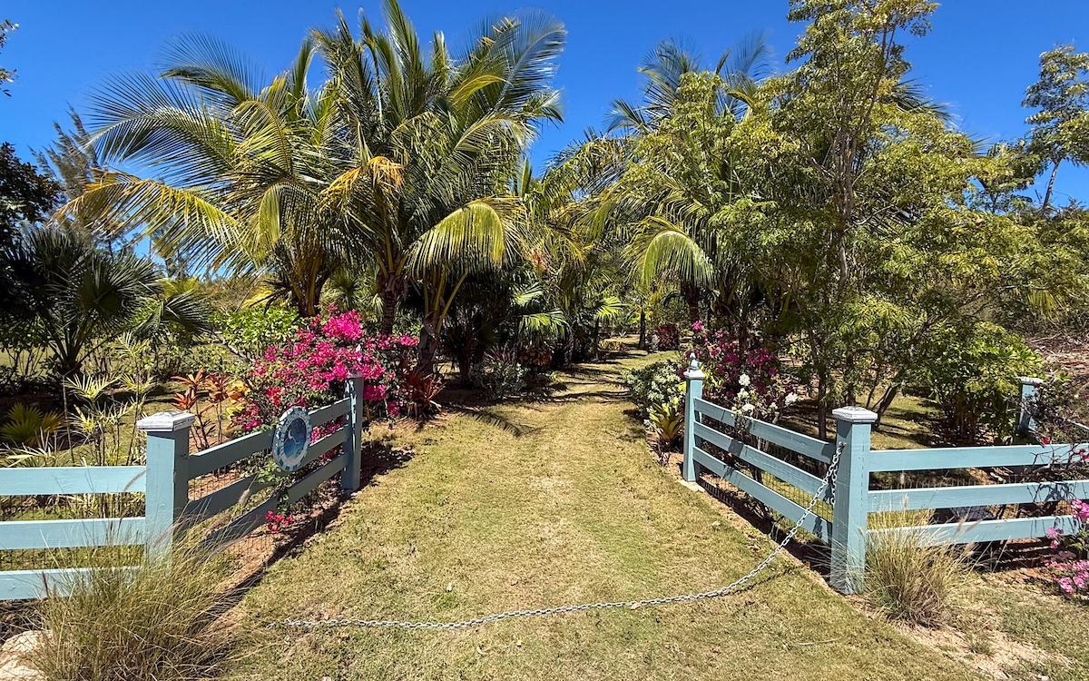 RUSSELL ISLAND COTTAGE