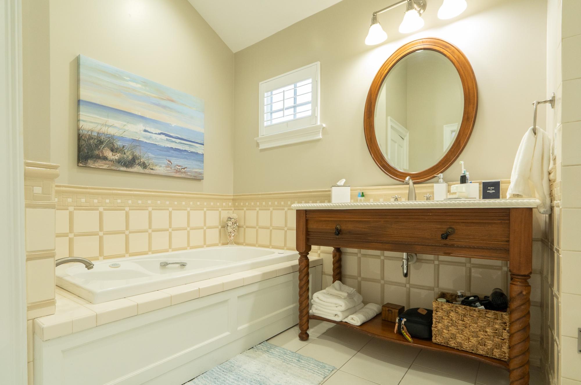 CHUB CAY RESORT & MARINA