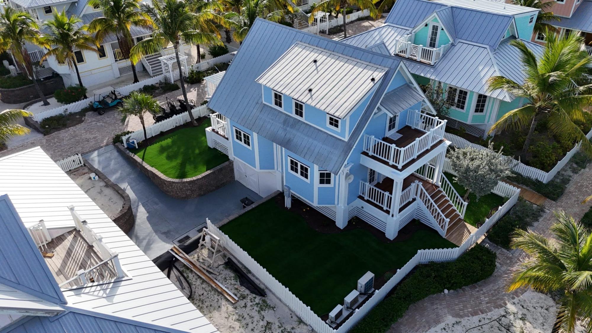 CHUB CAY RESORT & MARINA