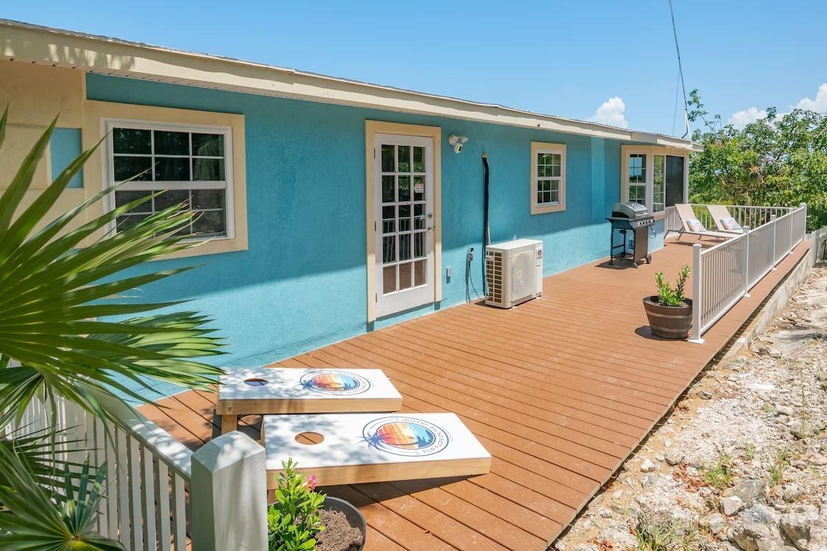HIDEAWAYS