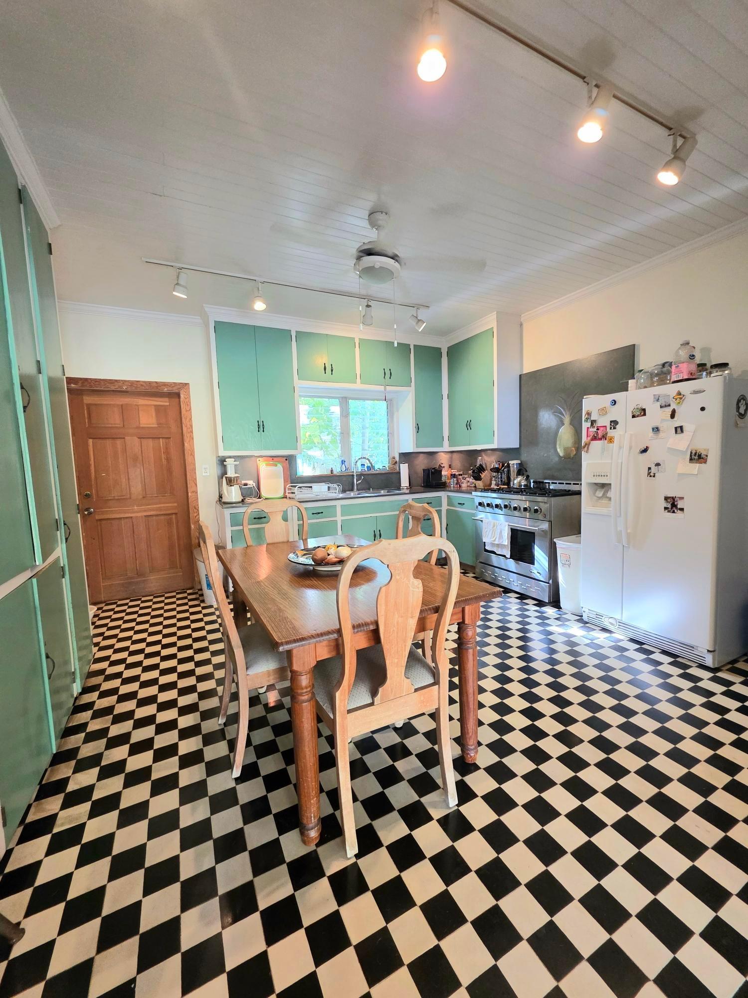 Rare Montague Rental