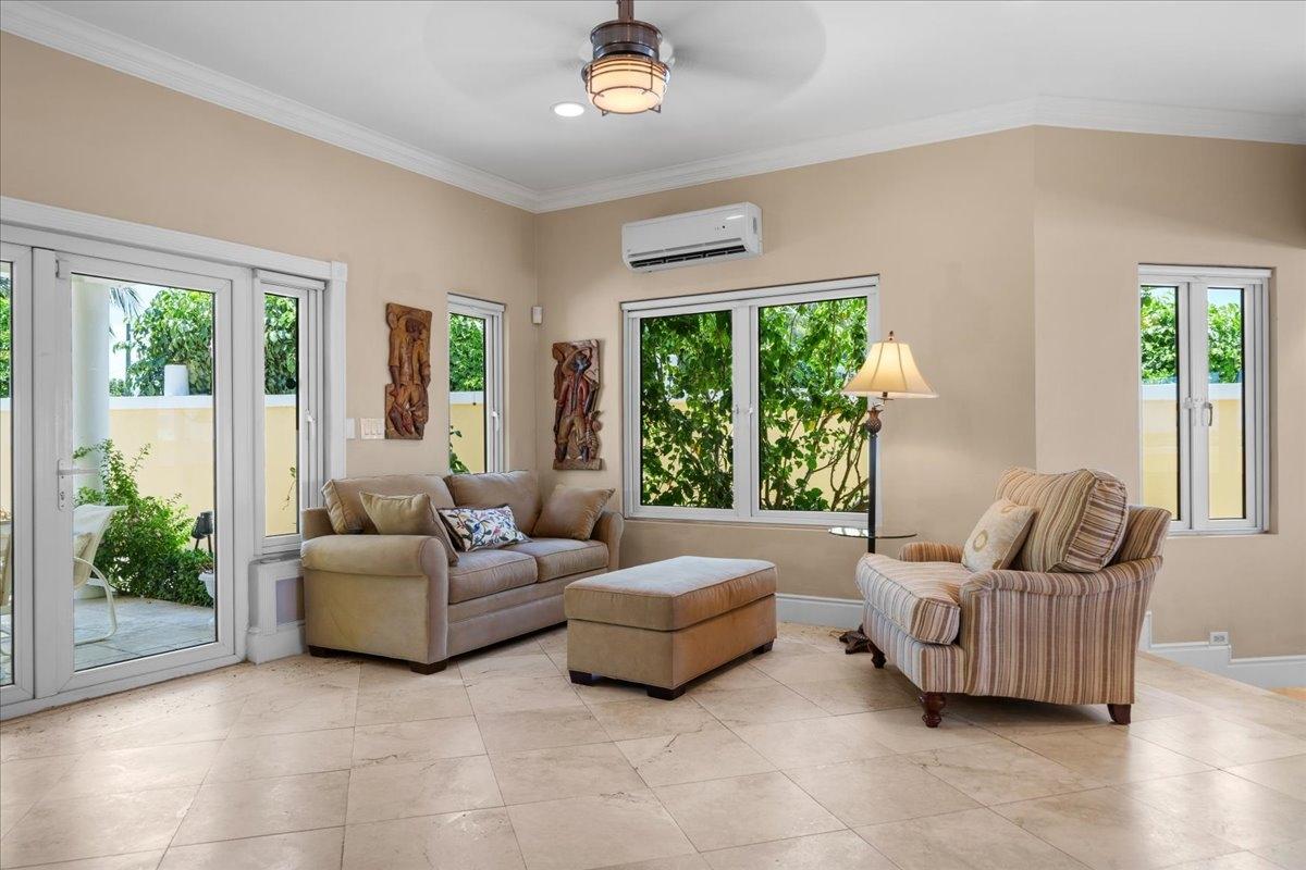 VILLA SUNDANCE