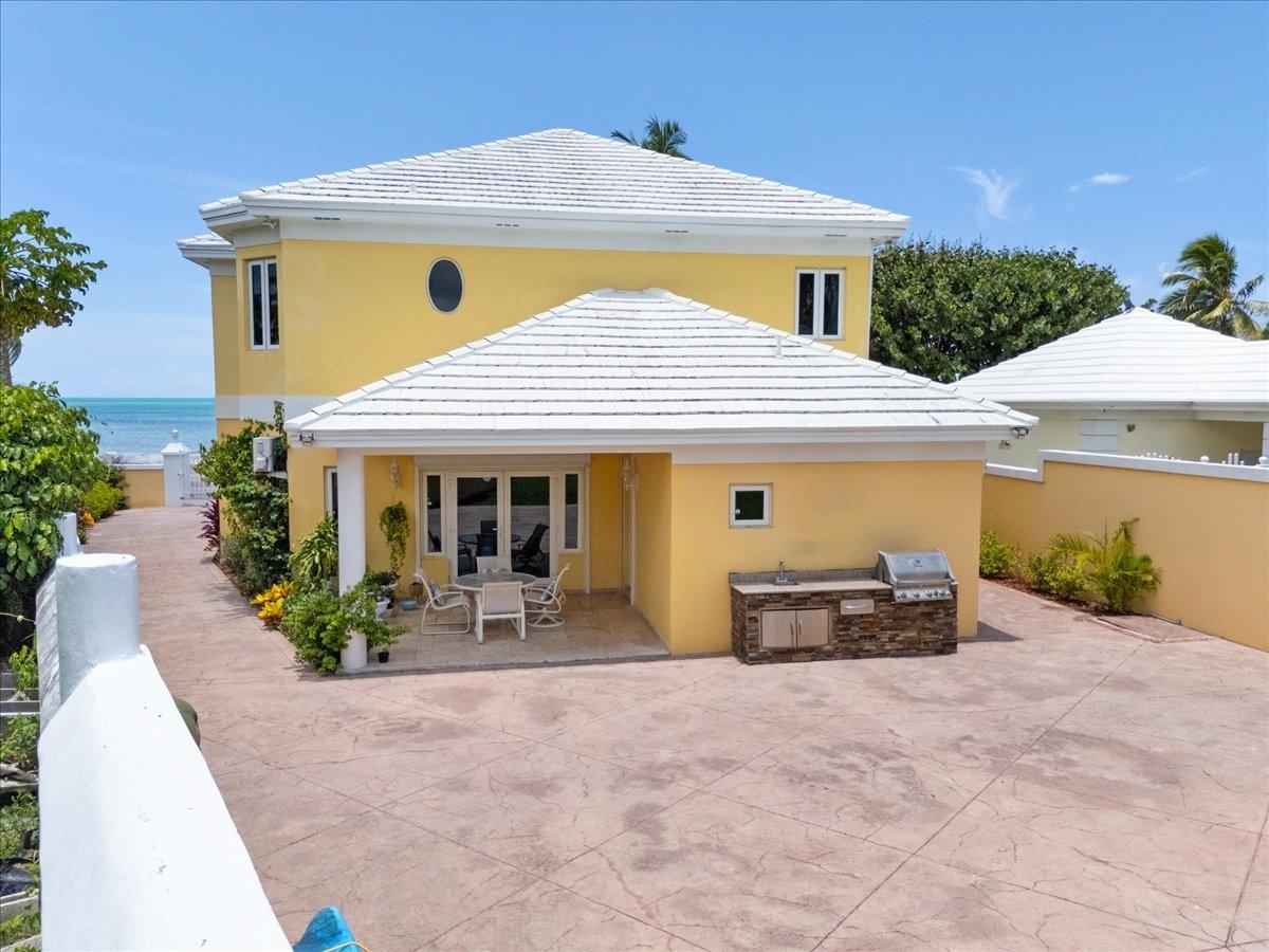VILLA SUNDANCE