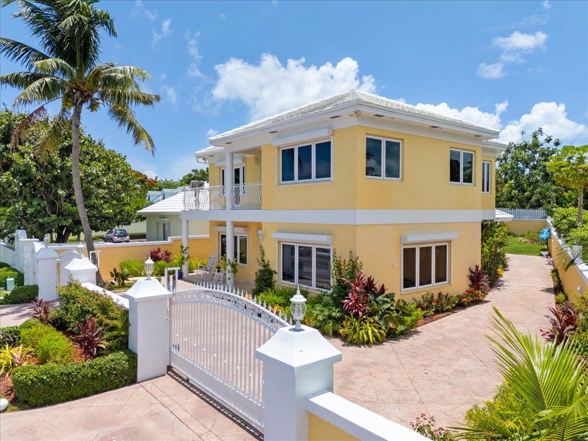 VILLA SUNDANCE