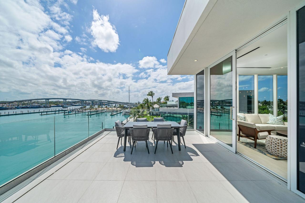 STERLING COMMONS EAST