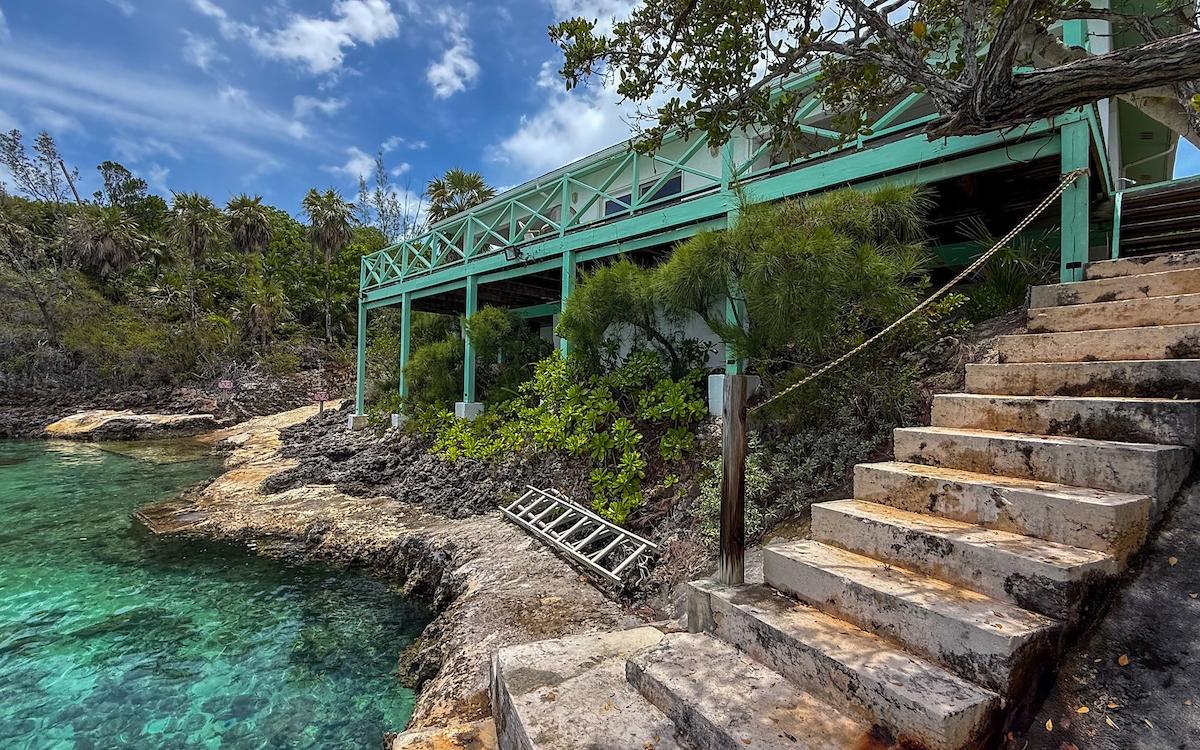 SERENITY COVE, TEN BAY