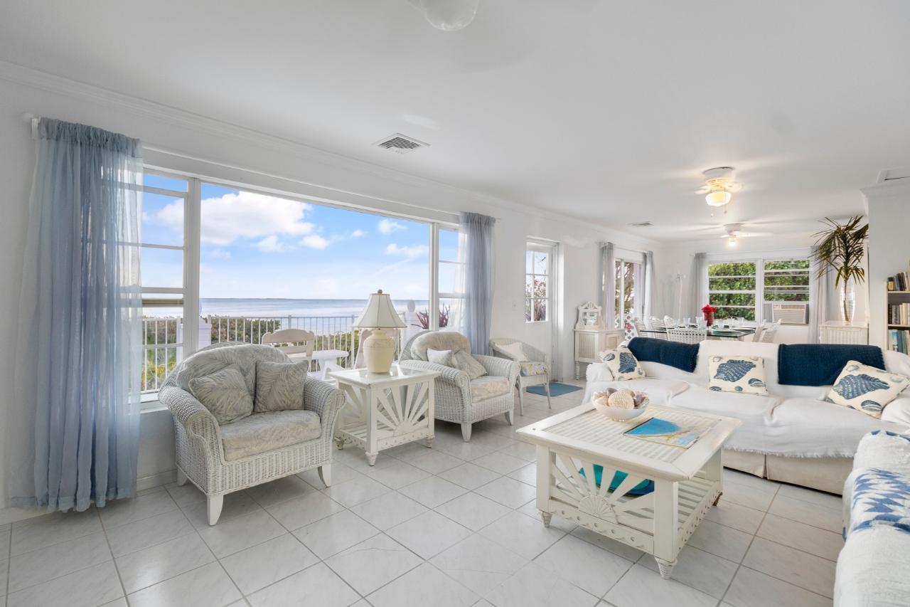 HUMMINGBIRD CAY