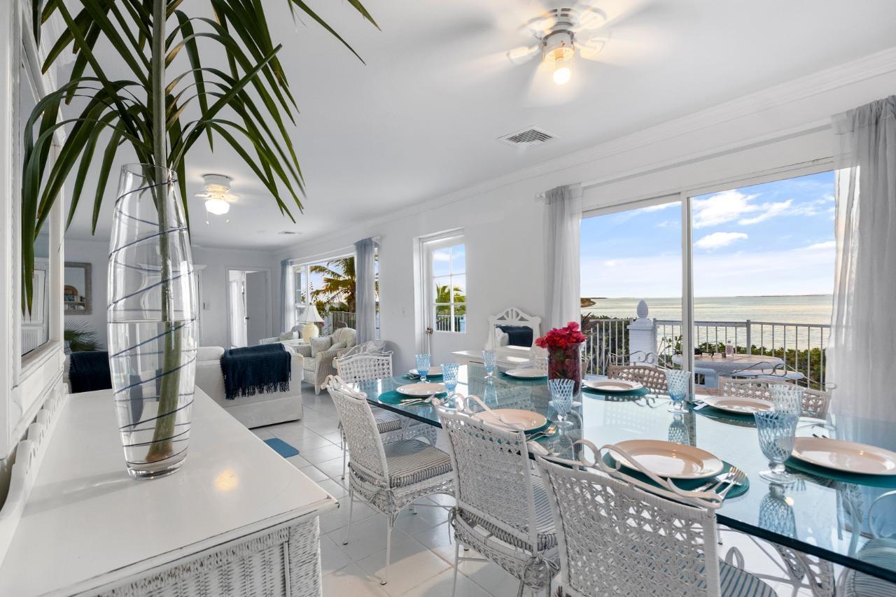 HUMMINGBIRD CAY