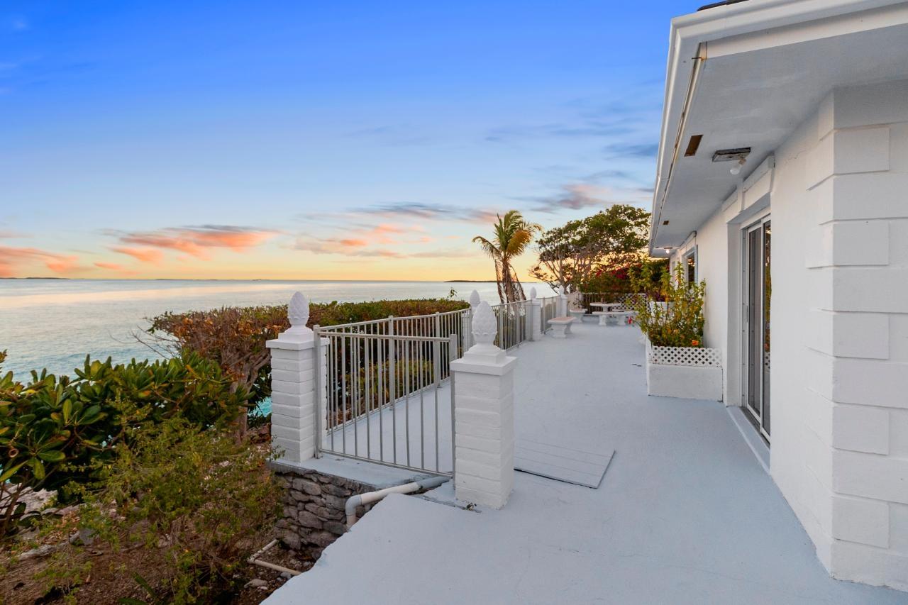 HUMMINGBIRD CAY