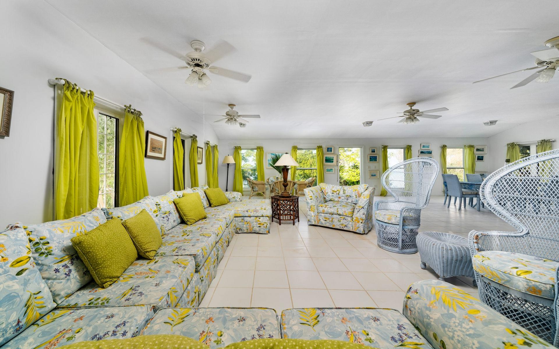 HUMMINGBIRD CAY