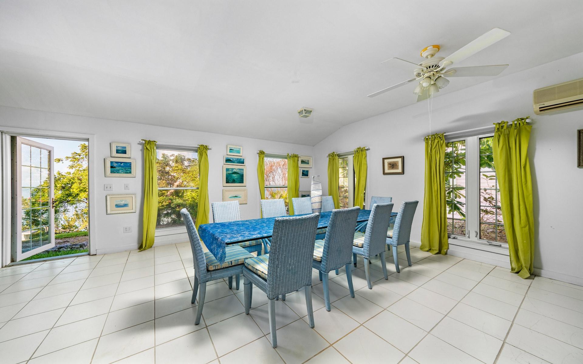 HUMMINGBIRD CAY
