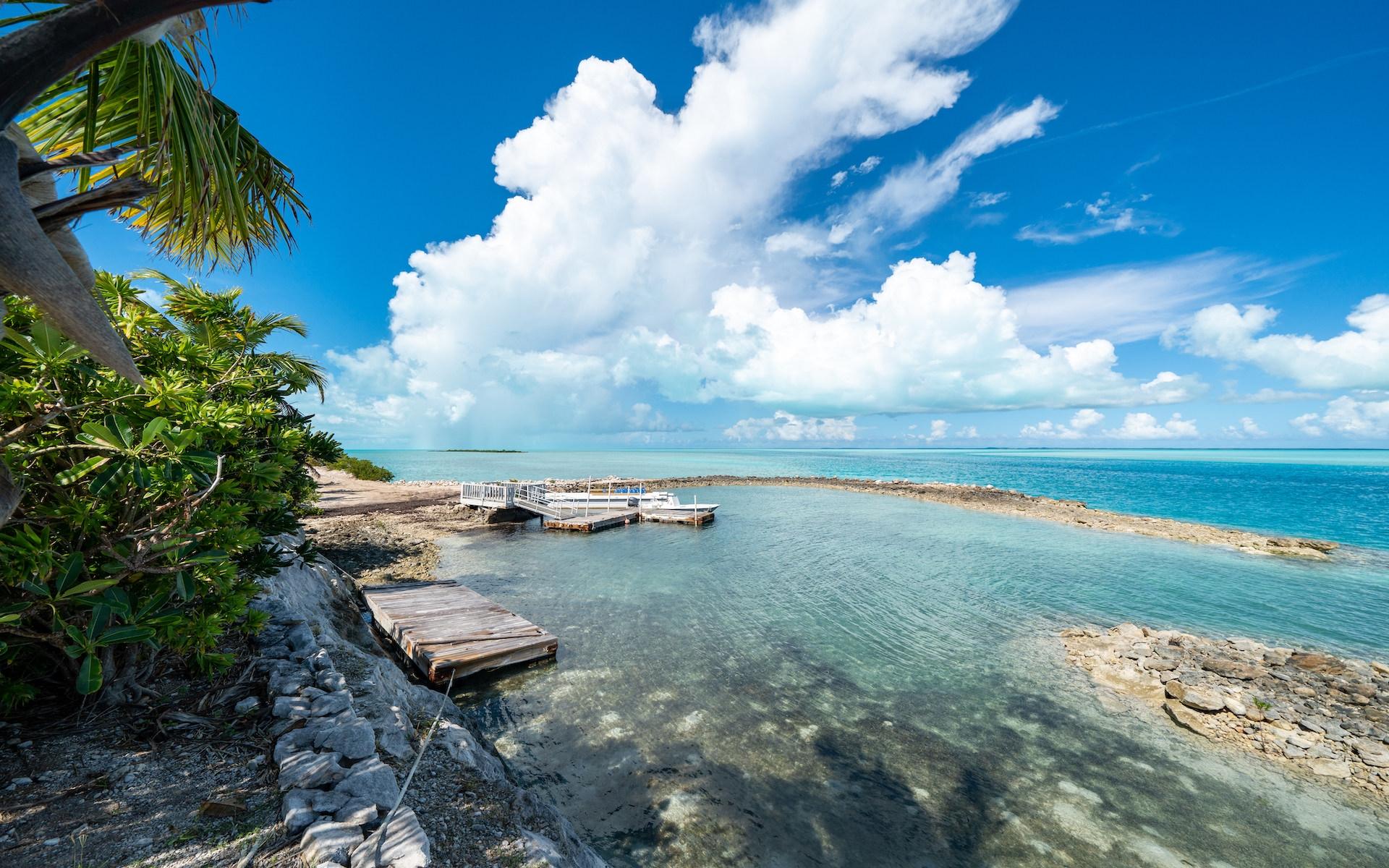 HUMMINGBIRD CAY