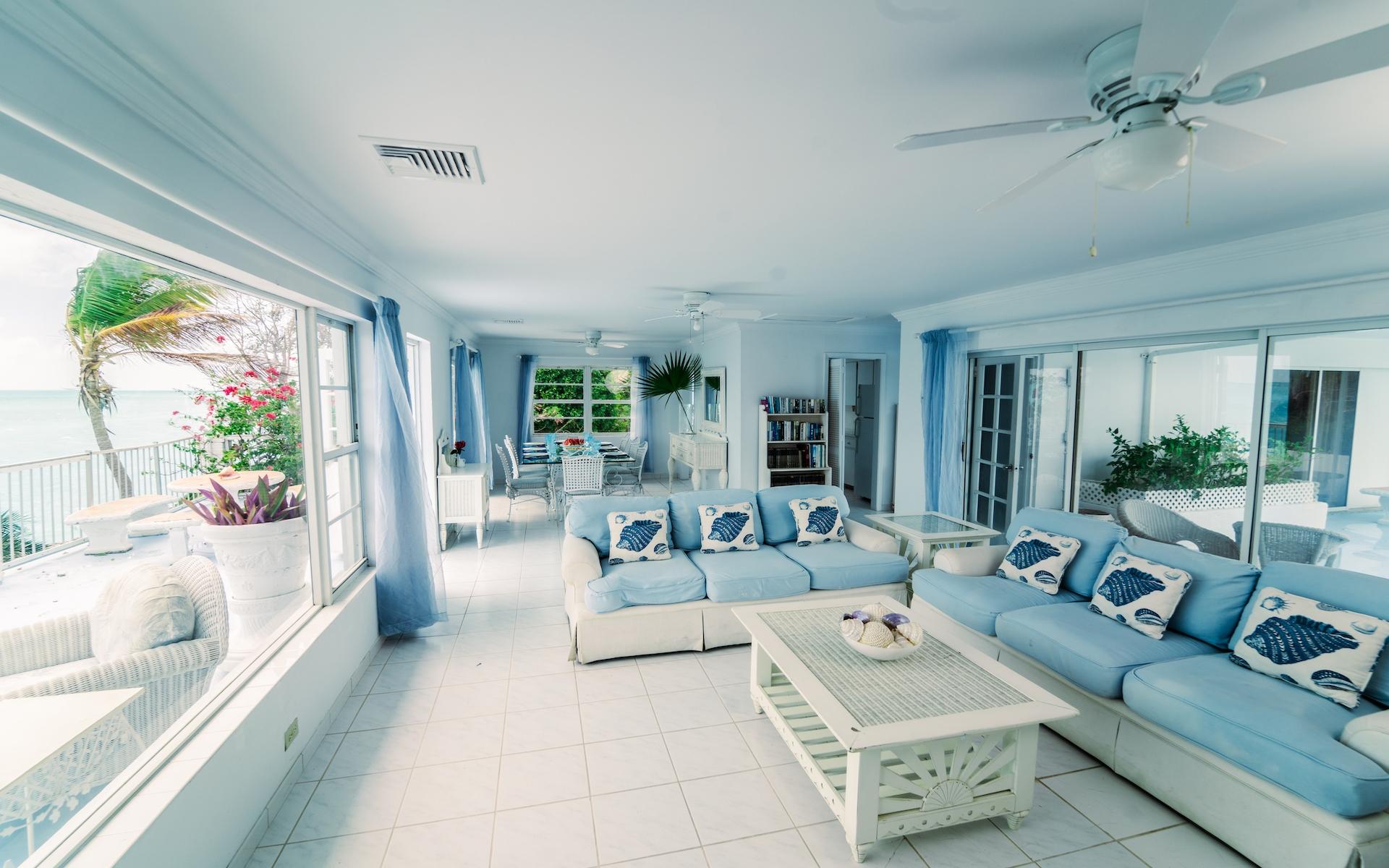 HUMMINGBIRD CAY