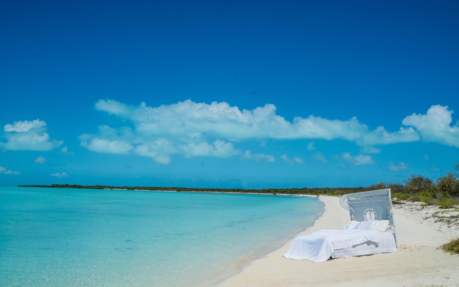 HUMMINGBIRD CAY