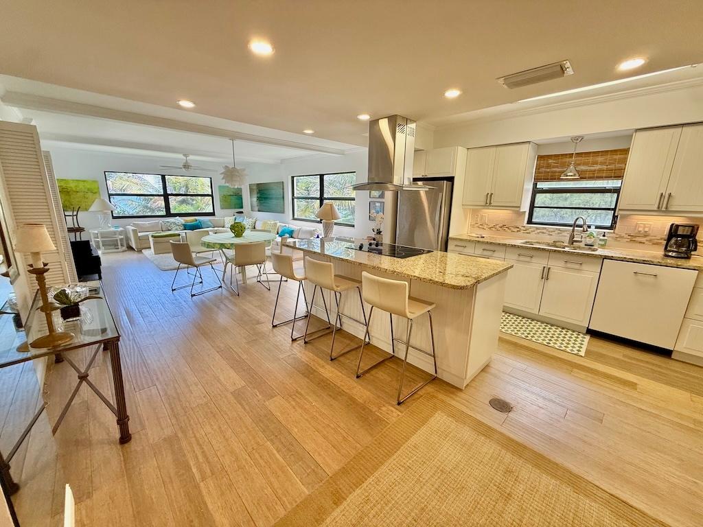 SILVER POINT CONDO
